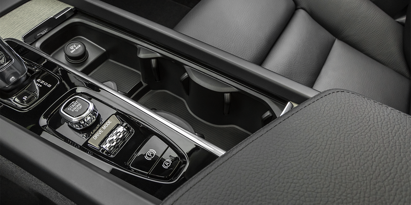 volvo-xc60-recharge-hibrido-enchufable-3-moveco