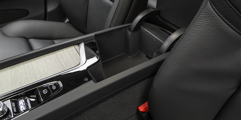 volvo-xc60-recharge-hibrido-enchufable-7-moveco