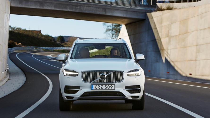 volvo-xc90-t8-recharge-awd-xc-90-03@2x