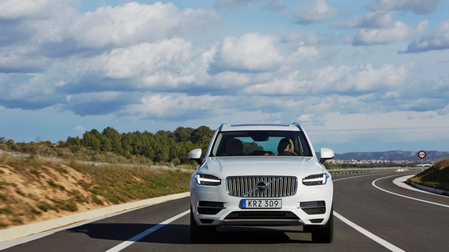 volvo-xc90-t8-recharge-awd-xc-90-04@2x