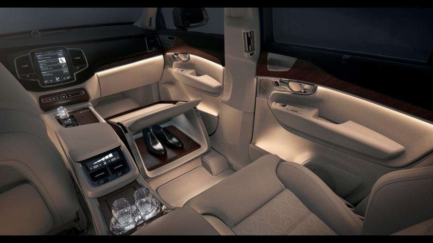 volvo-xc90-t8-recharge-awd-xc-90-24@2x