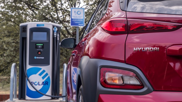 hyundai_kona_electrico_11_moveco